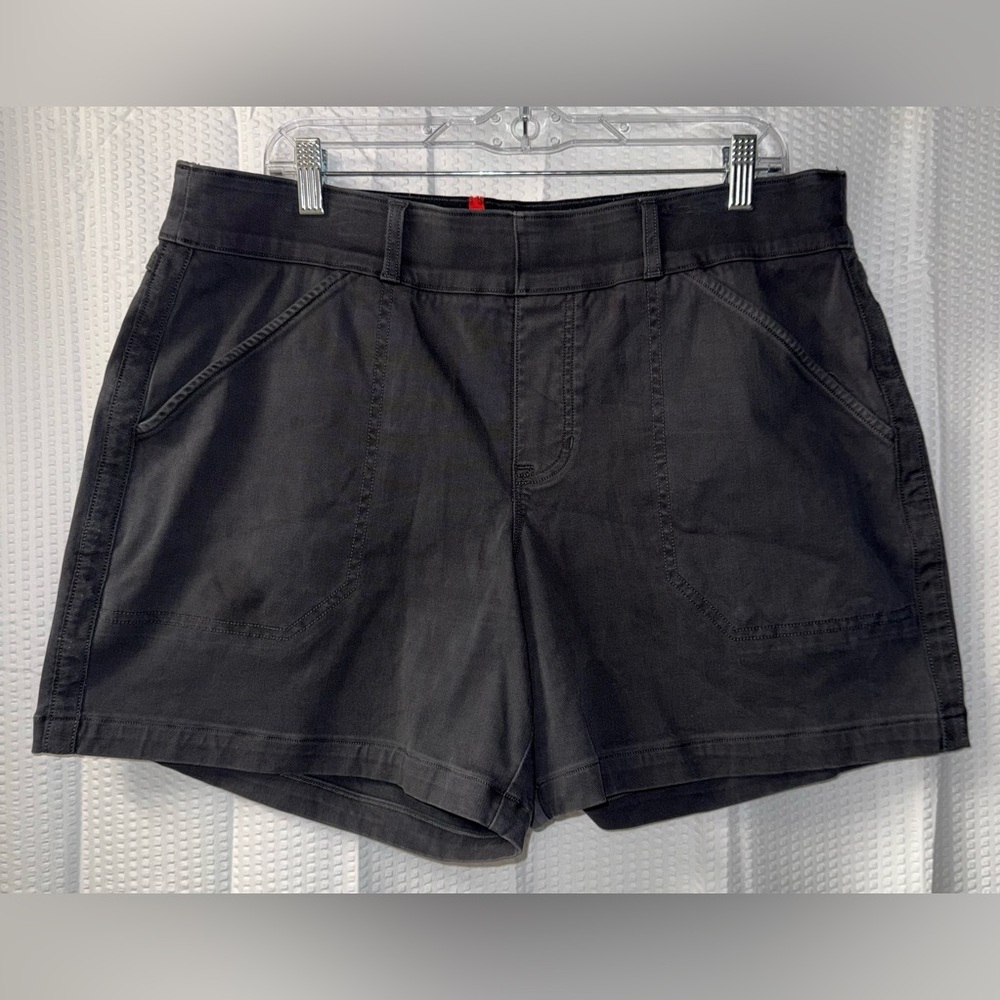 Spanx Stretch Twill Short in Washed Black Size 1X